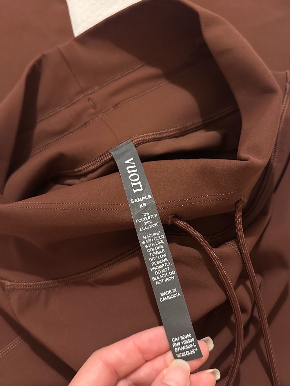 Vuori Daily Legging in Burnt Sienna *Long 28” XS - Picture 6 of 6